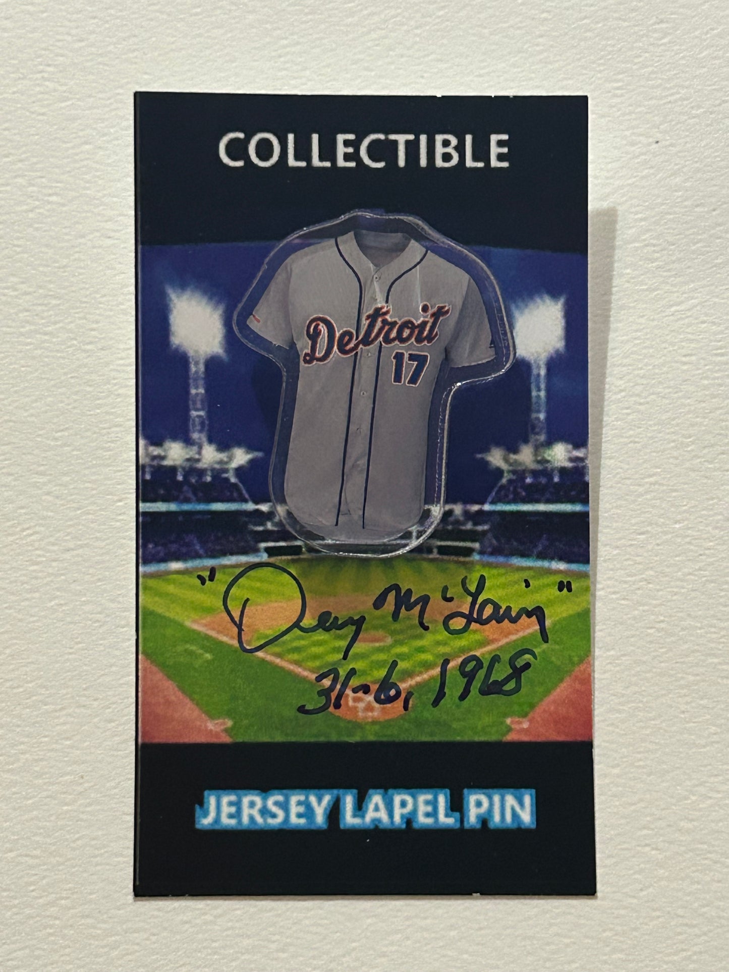 Detroit 17 Jersey Pin