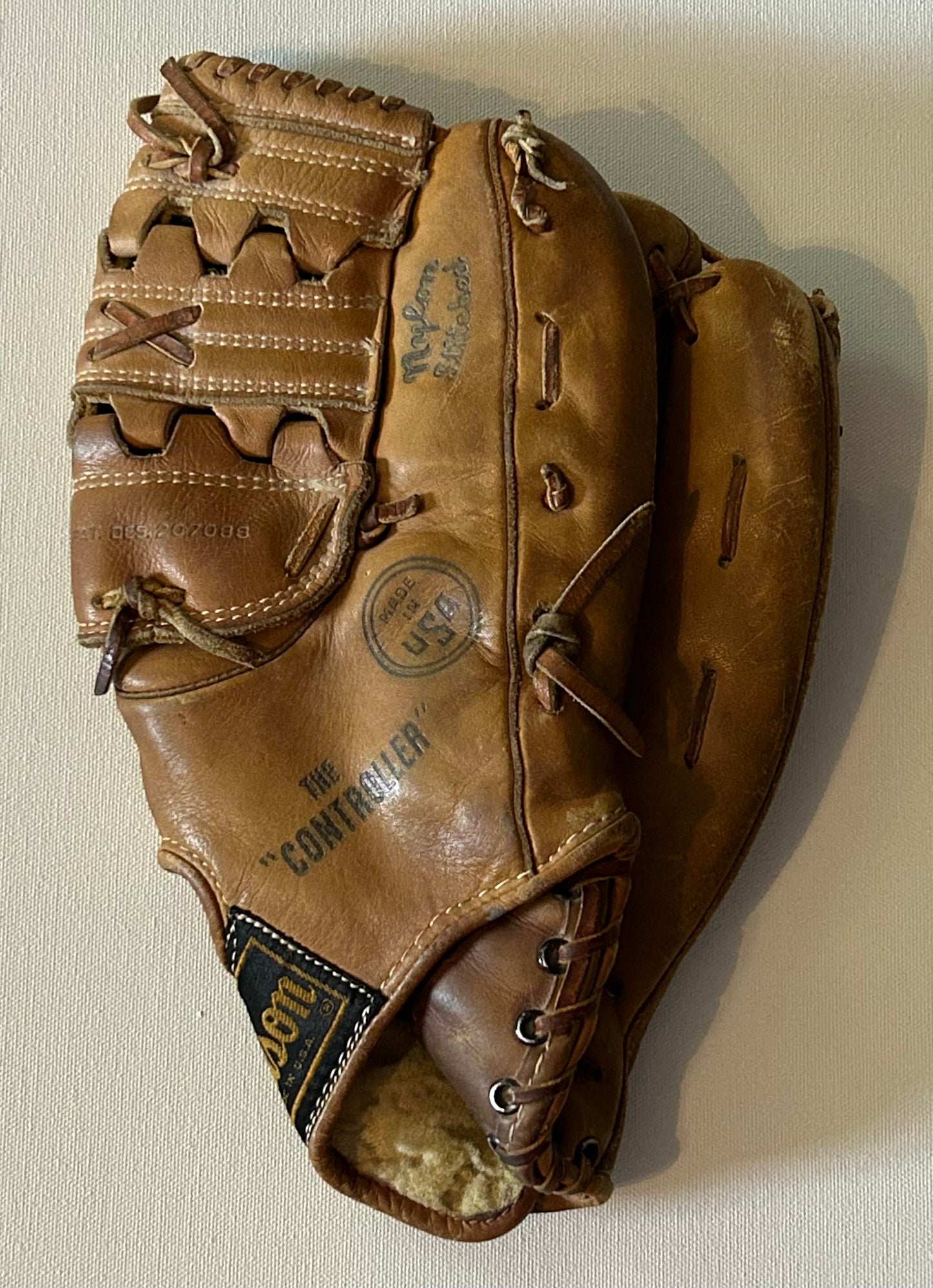 Autographed Wilson “The Controller” 31 Glove with 10 Inscriptions